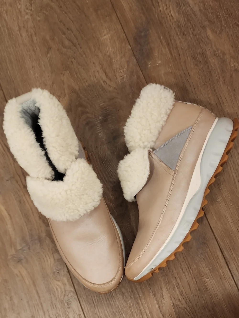 Cole Haan Grand Explore Waterproof Hiker Boots Tan Silver Women's size 8